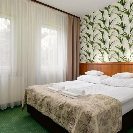 Hotel Zielony Познань Экстерьер фото