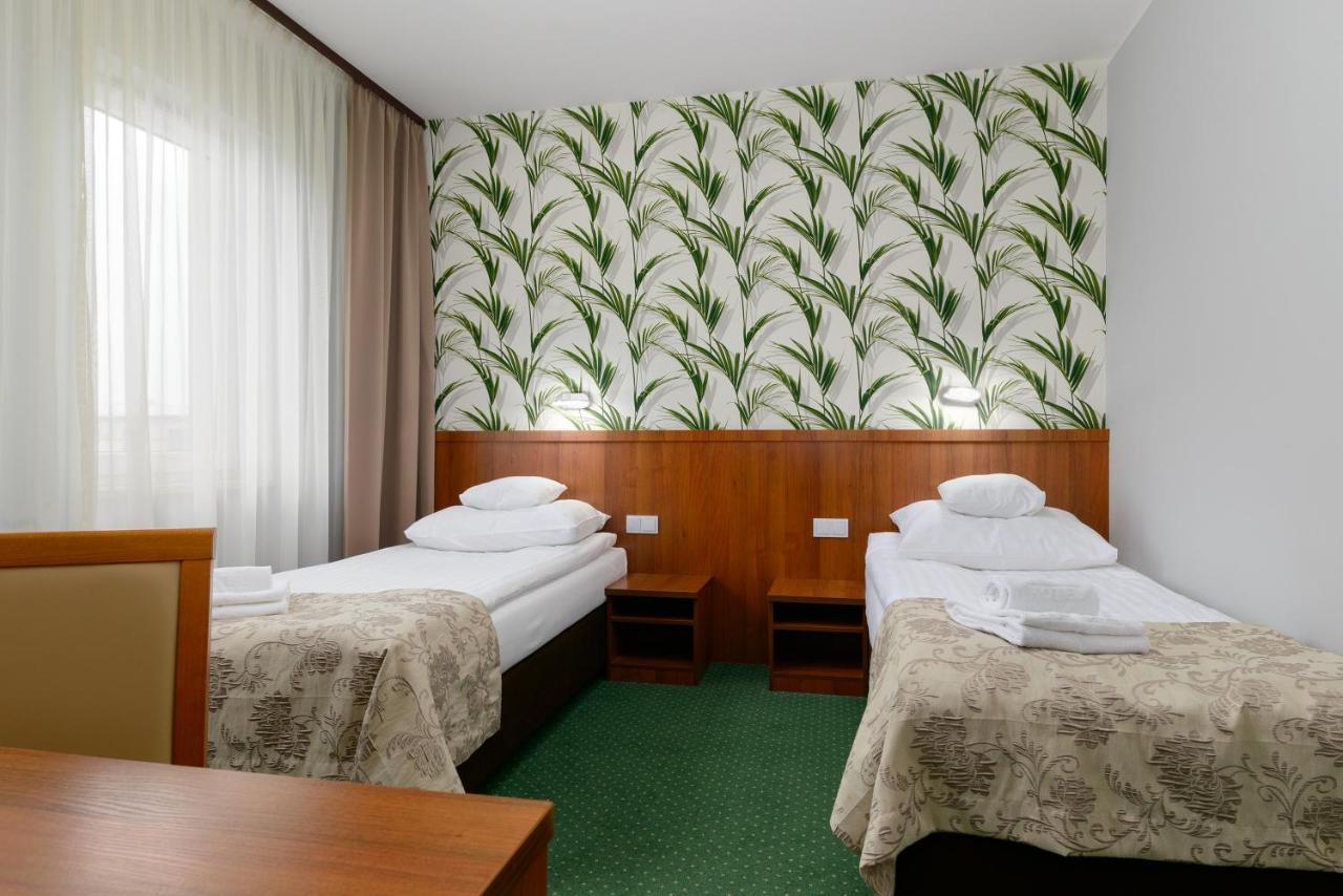 Hotel Zielony Познань Экстерьер фото