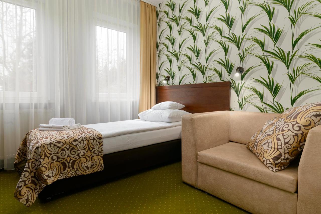 Hotel Zielony Познань Экстерьер фото