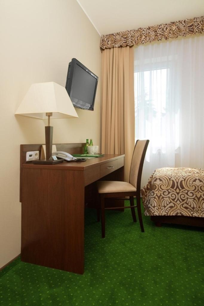Hotel Zielony Познань Экстерьер фото