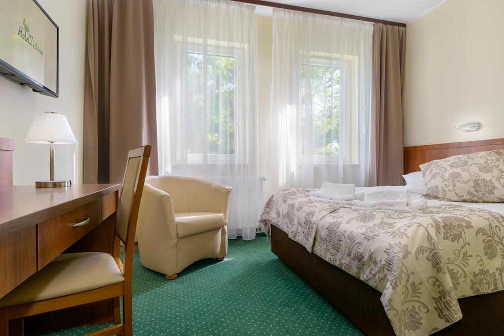 Hotel Zielony Познань Экстерьер фото