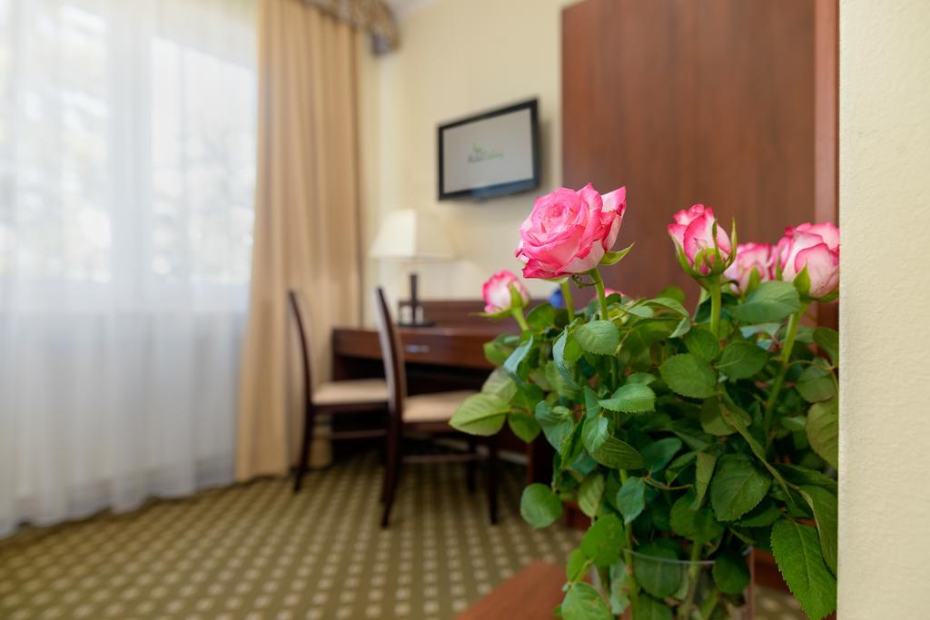 Hotel Zielony Познань Экстерьер фото