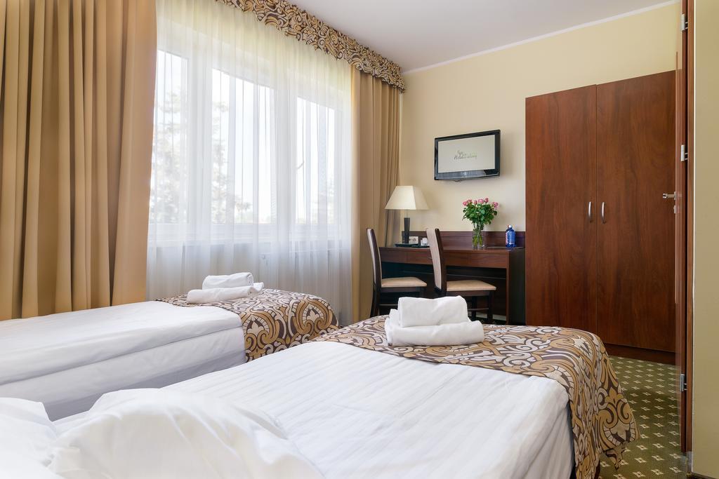 Hotel Zielony Познань Экстерьер фото