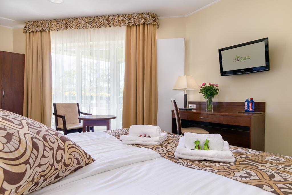 Hotel Zielony Познань Экстерьер фото