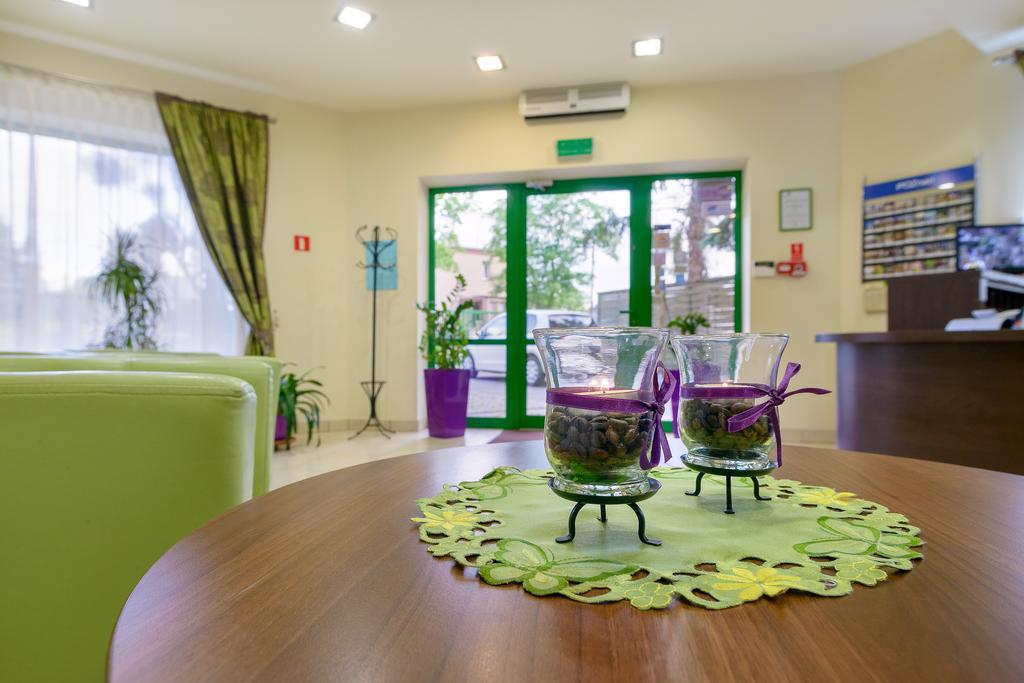 Hotel Zielony Познань Экстерьер фото