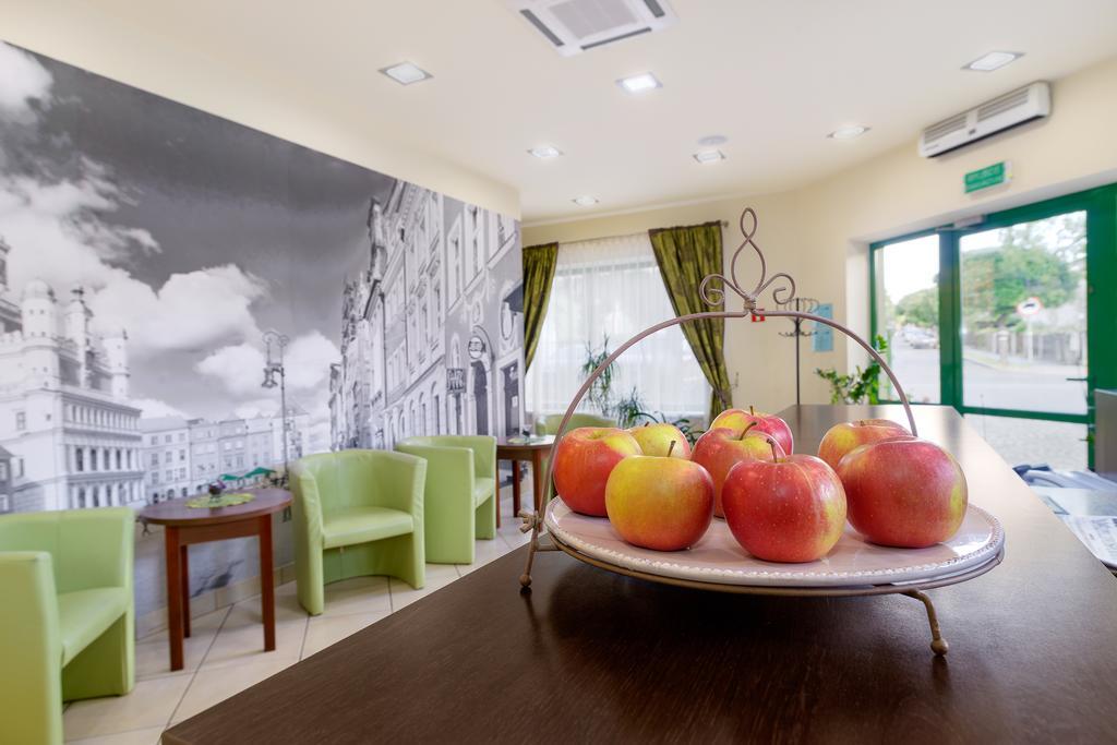 Hotel Zielony Познань Экстерьер фото
