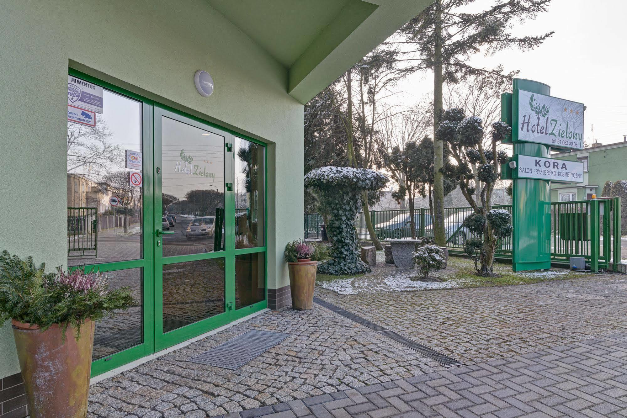 Hotel Zielony Познань Экстерьер фото