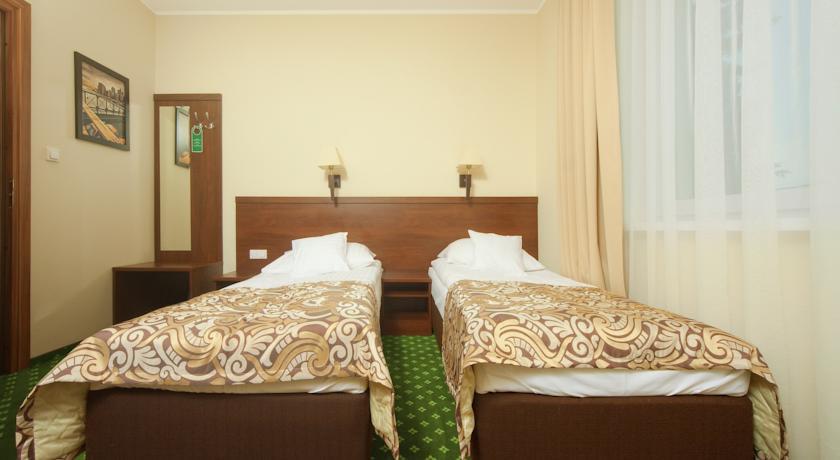 Hotel Zielony Познань Экстерьер фото